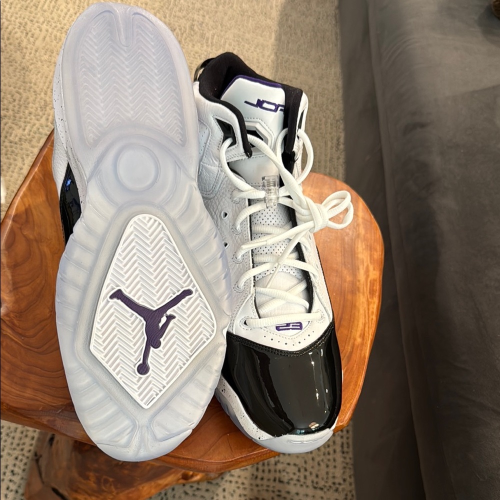Jordan White and Black High-Tops with Purple Details - Picture 3 of 3